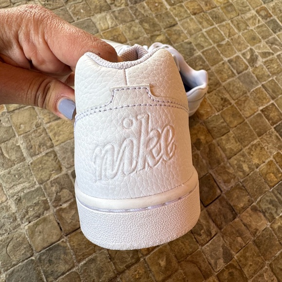 Nike White Sneakers with blue green  Swoosh - Picture 11 of 11